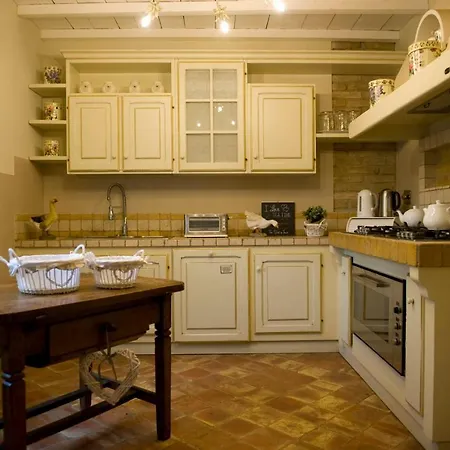 Baroncino Alloggio per agriturismo Tuoro sul Trasimeno